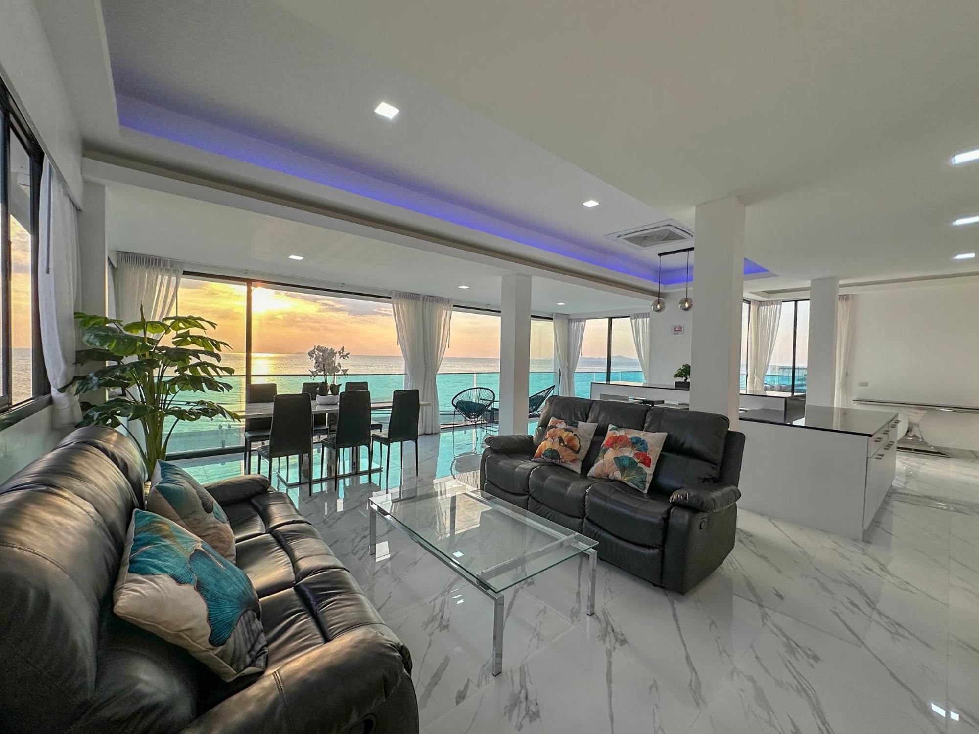 Stunning Beachfront View Luxurious Apartment 40 Джомтиен Бийч Екстериор снимка