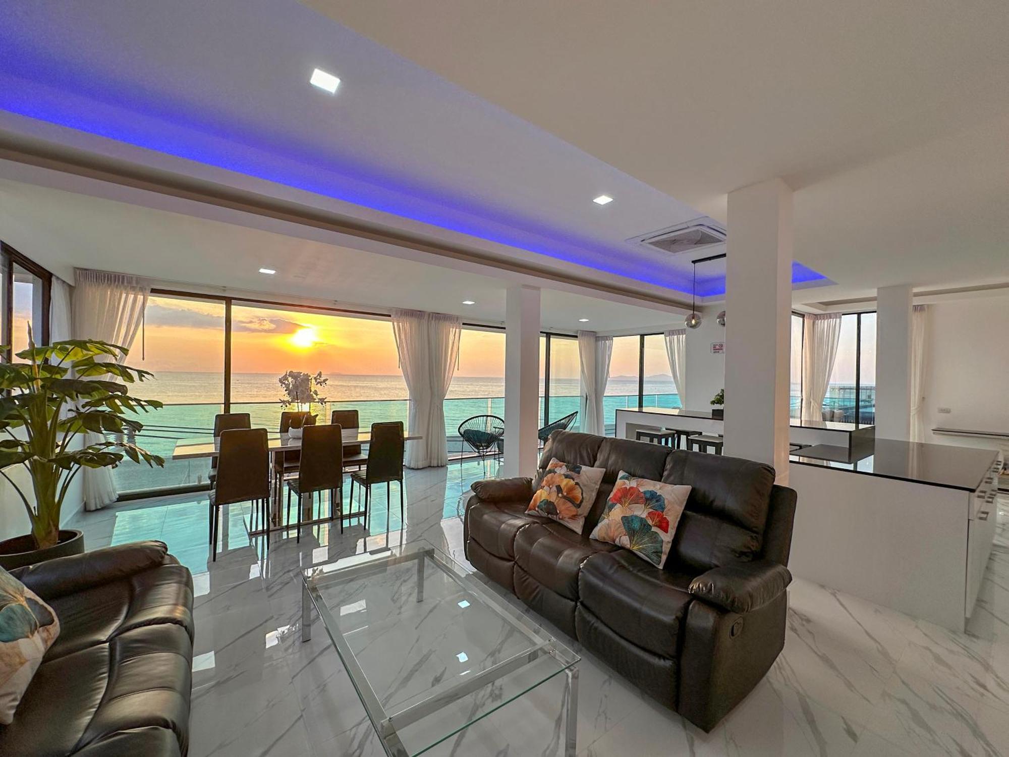 Stunning Beachfront View Luxurious Apartment 40 Джомтиен Бийч Екстериор снимка